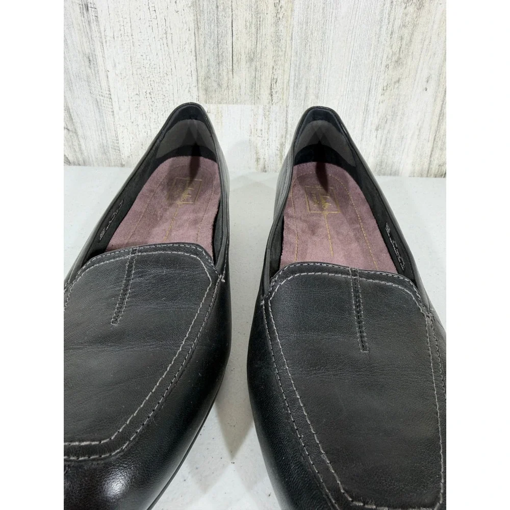 Clarks‎ Leather Slip On Loafers 11M Black Low Block Heel Almond Toe